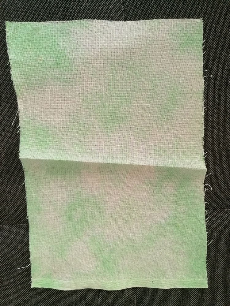 Látka na vyšívanie perlička v zelenej farbe